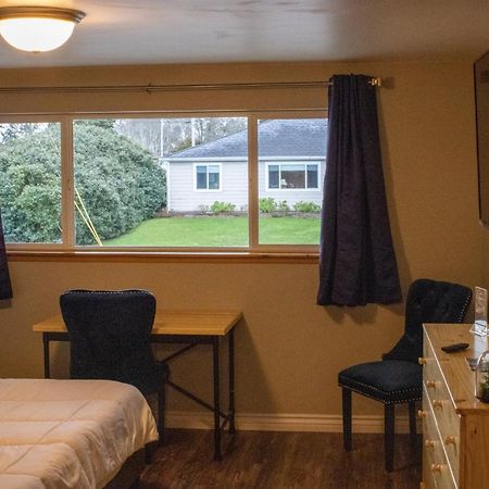 Private Home - Playground, Jumping Mat, Bbq, Darts, Firepit, Gazebo, 4 Smart Tvs, White Cotton Bedding, - The Redwood Cul-De Sac Beach Retreat Кресънт Сити Екстериор снимка