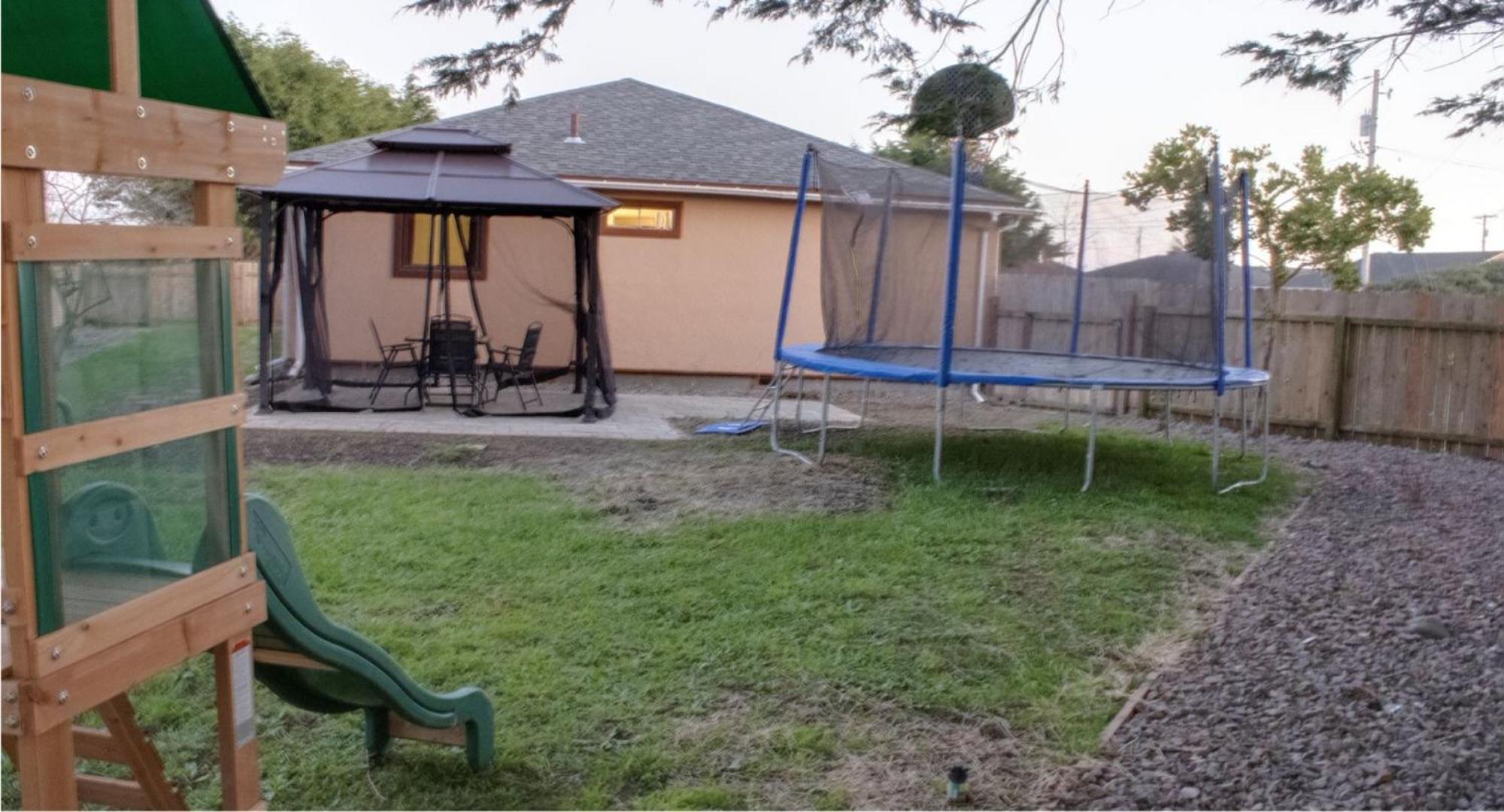 Private Home - Playground, Jumping Mat, Bbq, Darts, Firepit, Gazebo, 4 Smart Tvs, White Cotton Bedding, - The Redwood Cul-De Sac Beach Retreat Кресънт Сити Екстериор снимка
